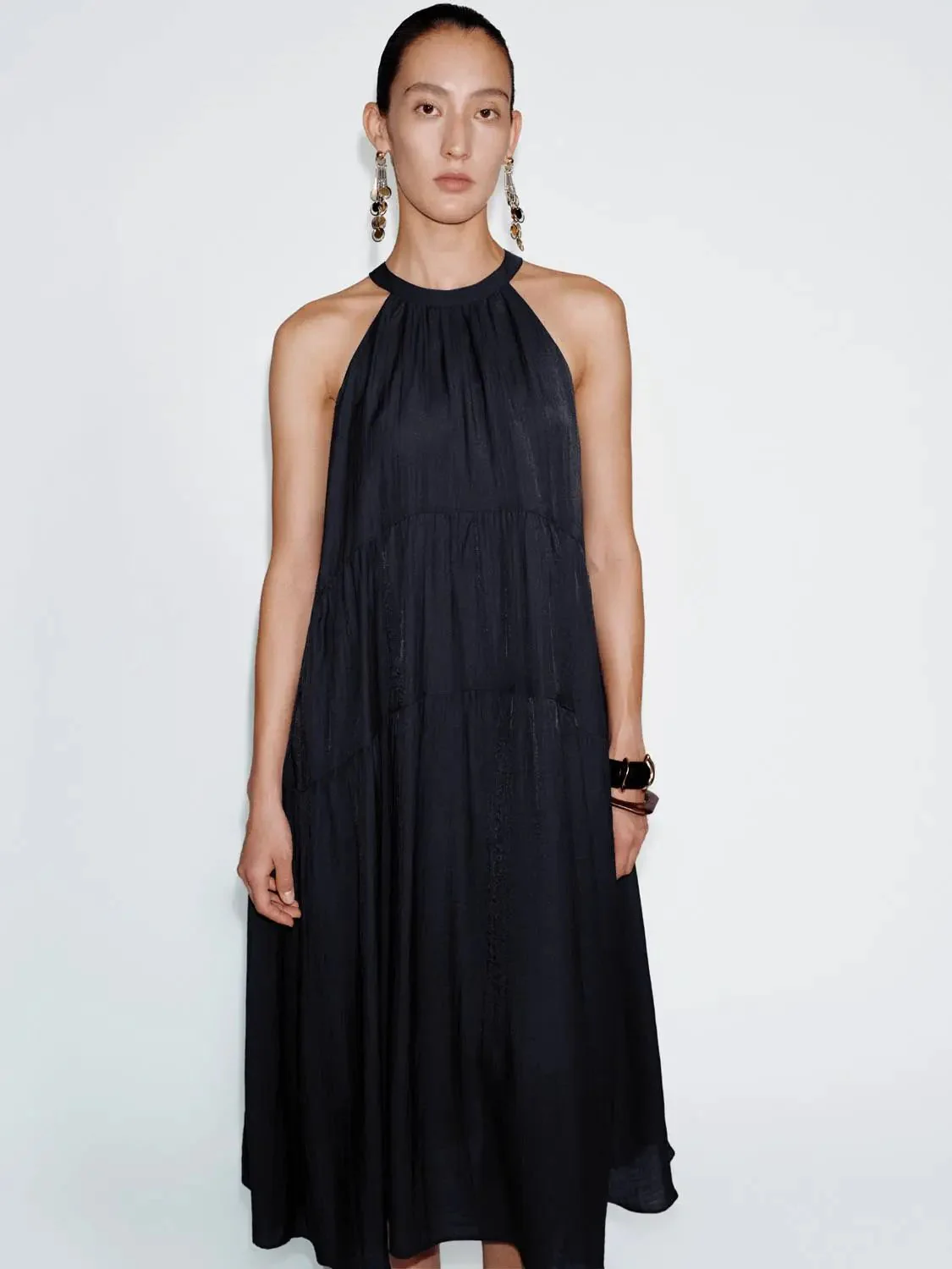 12650-halter-neck-tiered-a-line-elegant-viscose-blend-midi-dress-21.webp Halter Neck Tiered A Line Elegant Viscose Blend Midi Dress