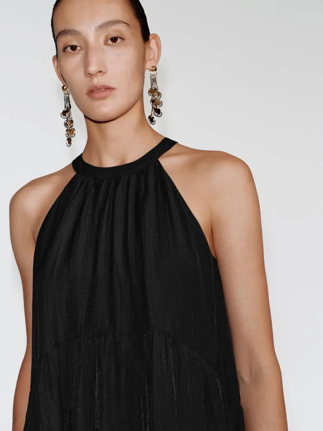 12650-halter-neck-tiered-a-line-elegant-viscose-blend-midi-dress-3.webp Halter Neck Tiered A Line Elegant Viscose Blend Midi Dress