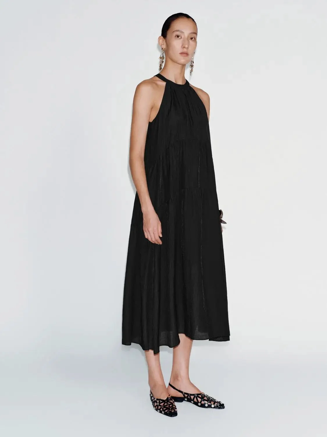 12650-halter-neck-tiered-a-line-elegant-viscose-blend-midi-dress-4.webp Halter Neck Tiered A Line Elegant Viscose Blend Midi Dress