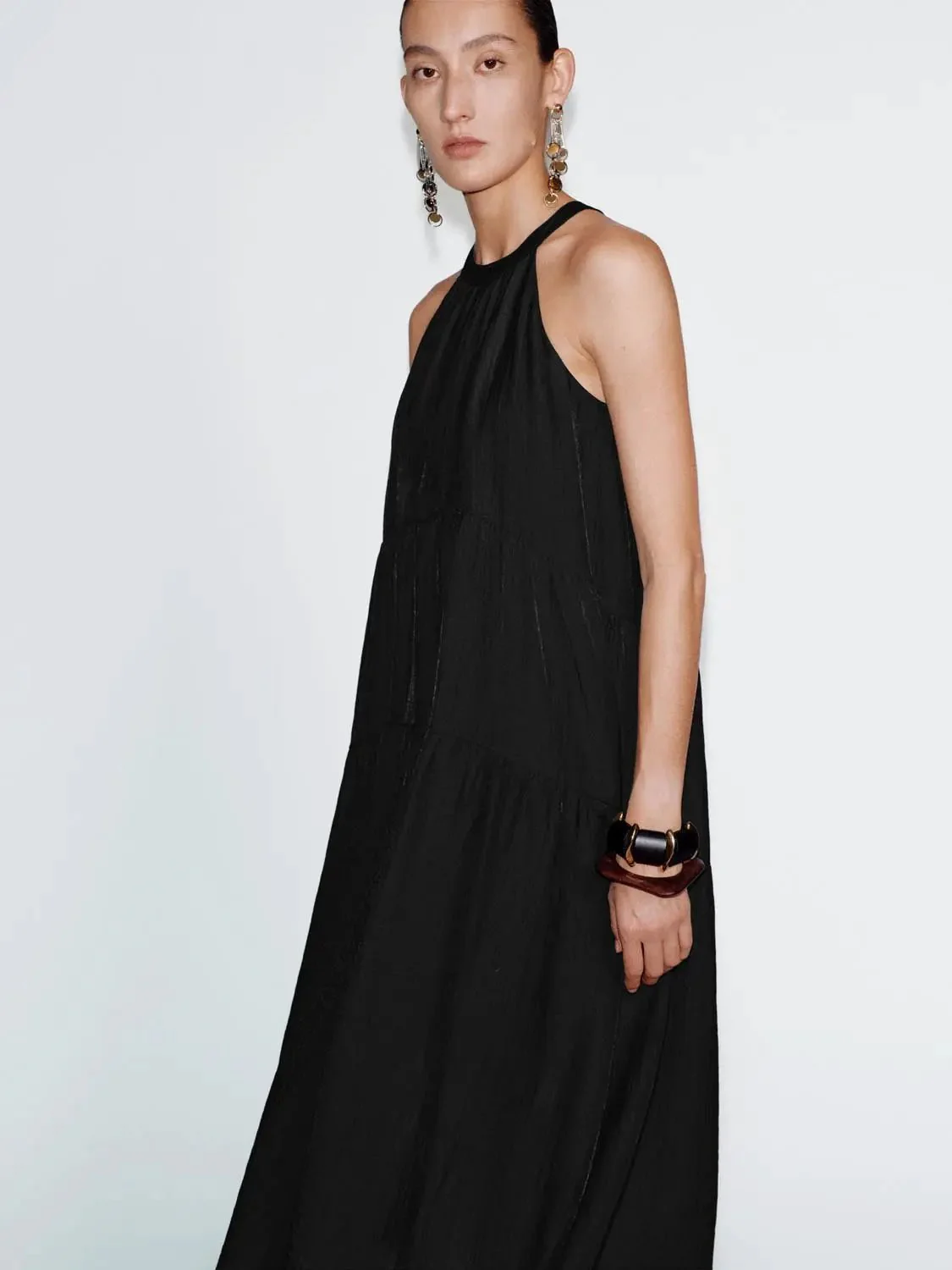 12650-halter-neck-tiered-a-line-elegant-viscose-blend-midi-dress-5.webp Halter Neck Tiered A Line Elegant Viscose Blend Midi Dress