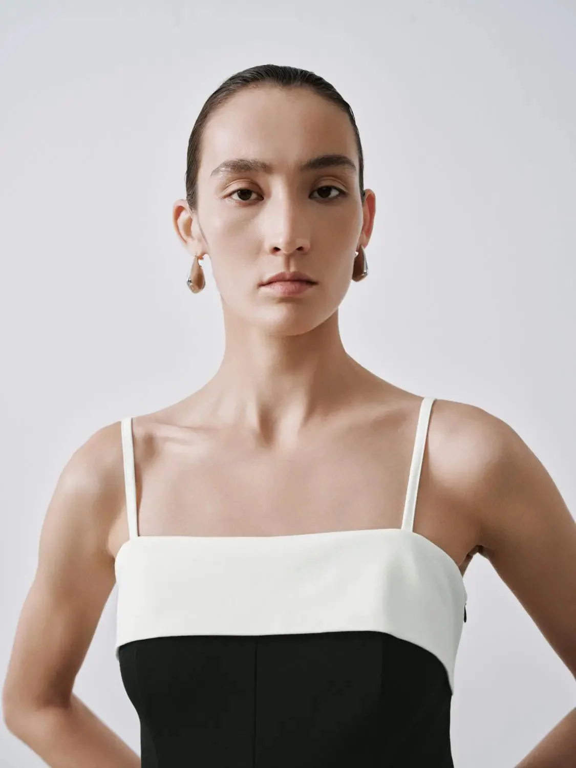 12666-elegant-strappy-color-block-a-line-midi-dress-3.webp Elegant Strappy Color Block A-Line Midi Dress