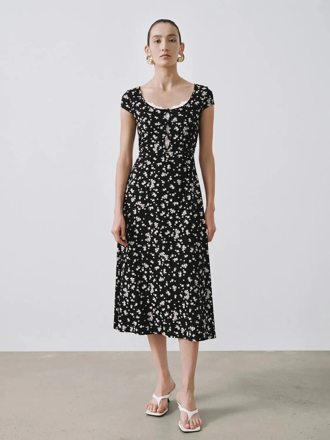 12672-viscose-blend-floral-scoop-neck-a-line-midi-dress-1.webp Viscose Blend Floral Scoop Neck A Line Midi Dress