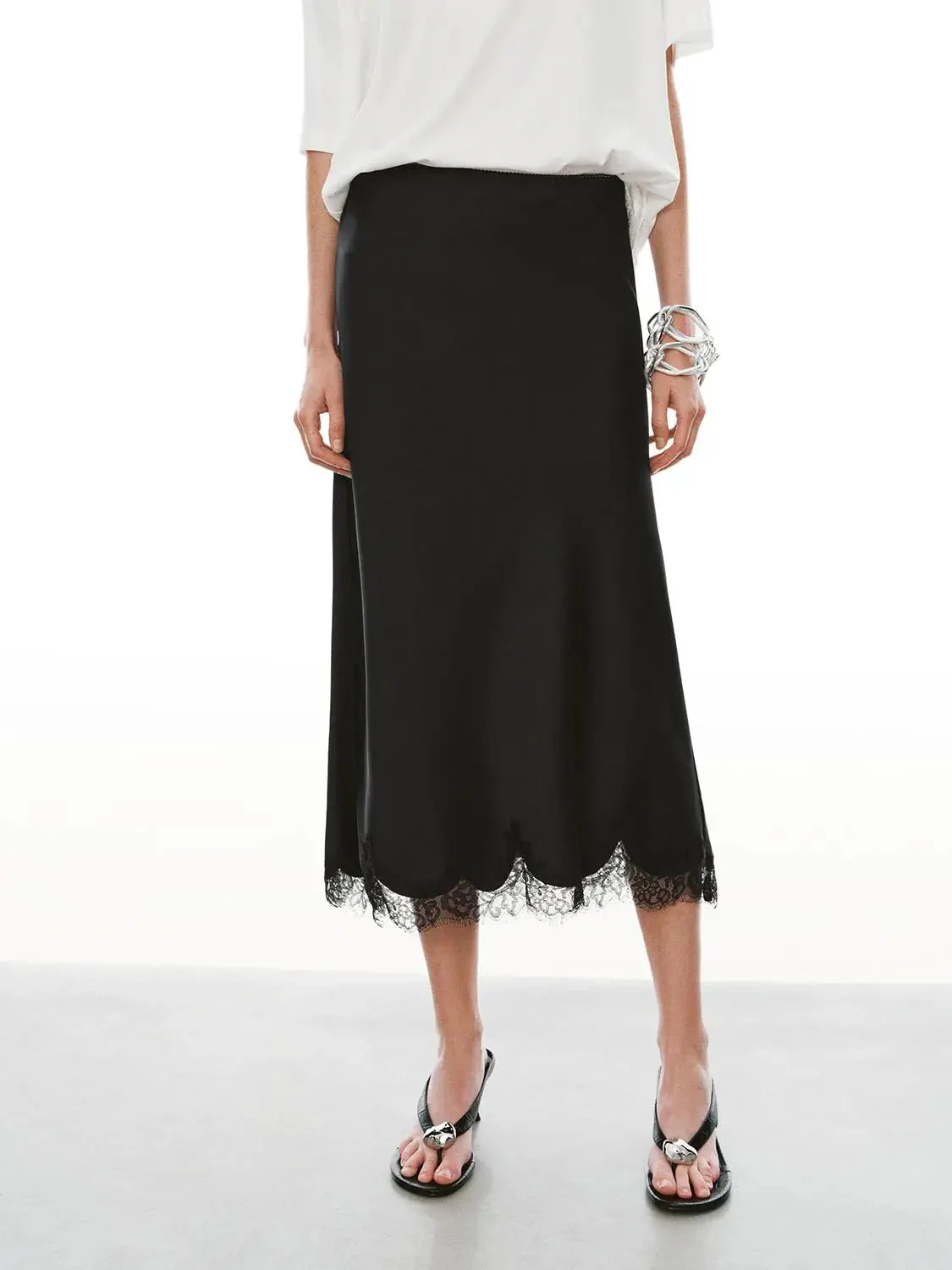 1268-elegant-lace-trim-scalloped-hem-midi-evening-skirt-1.webp Elegant Lace Trim Scalloped Hem Midi Evening Skirt