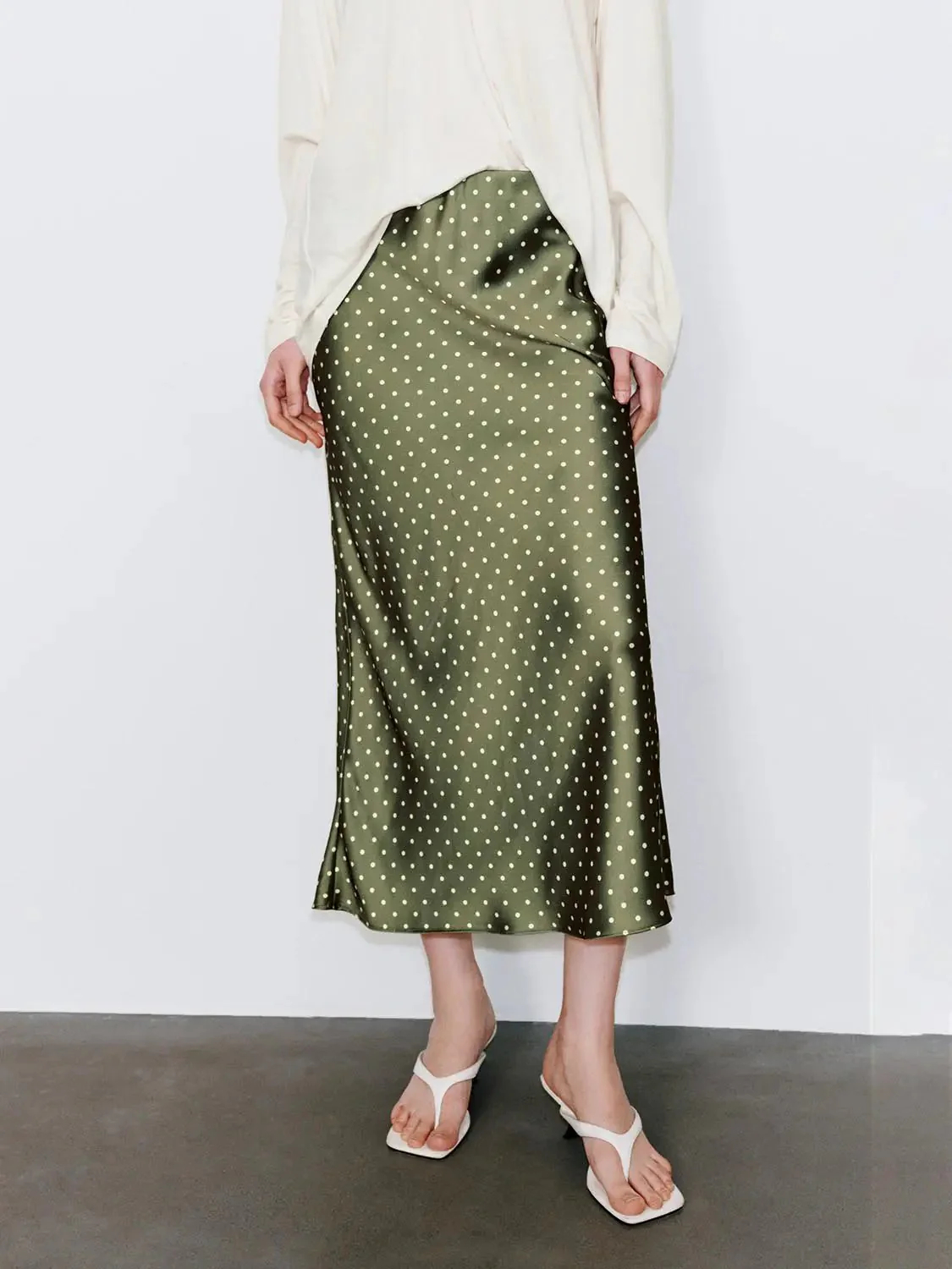 1281-beige-polka-dot-fishtail-satin-midi-skirt-26.webp Beige Polka Dot Fishtail Satin Midi Skirt