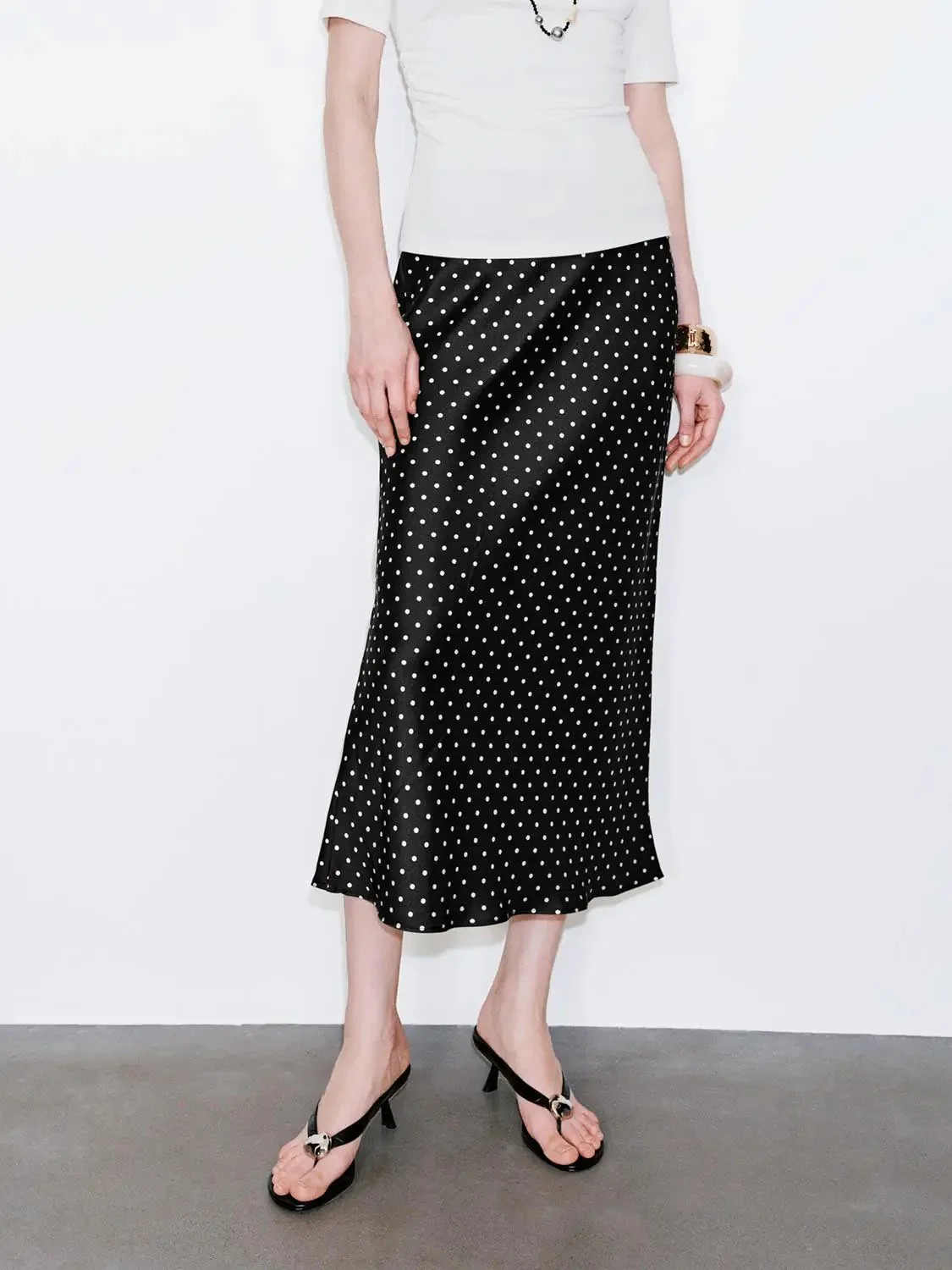 1281-beige-polka-dot-fishtail-satin-midi-skirt-27.webp Beige Polka Dot Fishtail Satin Midi Skirt