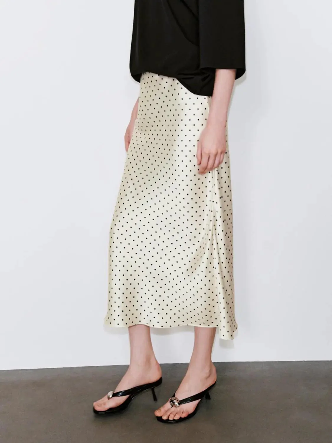 1281-beige-polka-dot-fishtail-satin-midi-skirt-3.webp Beige Polka Dot Fishtail Satin Midi Skirt