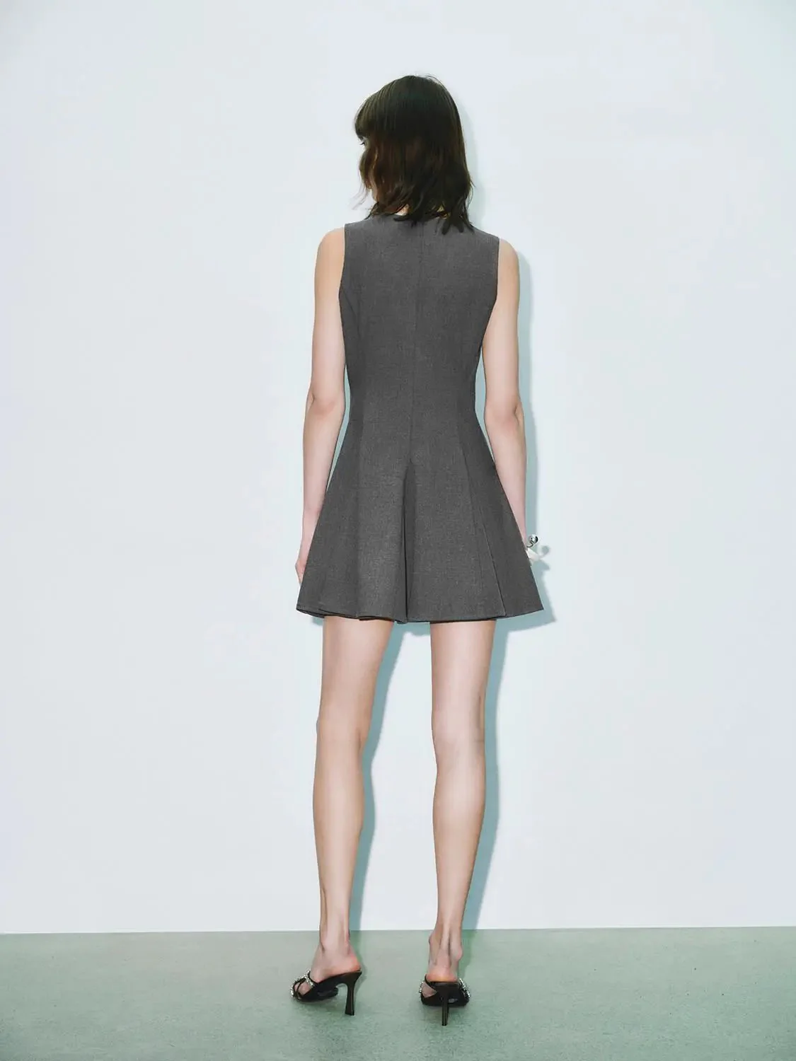12856-elegant-lace-up-front-tie-a-line-sleeveless-stretch-dress-6.webp Elegant Lace-Up Front Tie A-Line Sleeveless Stretch Dress