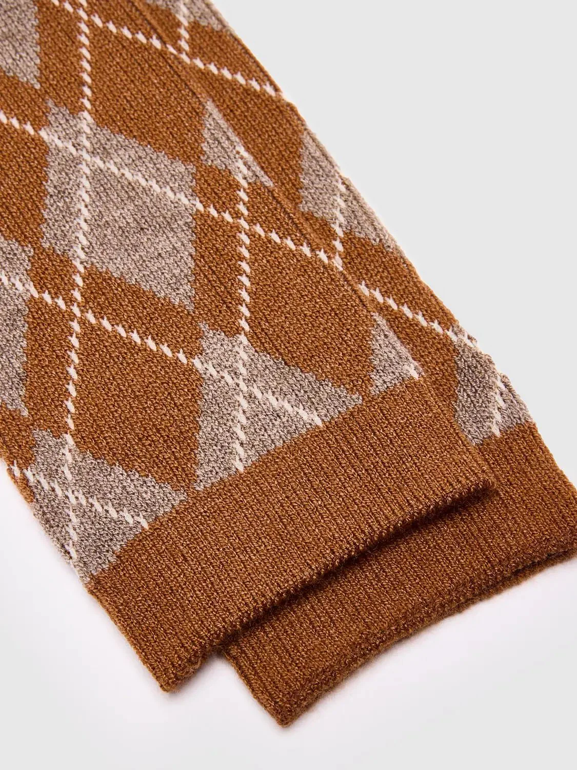 12867-argyle-check-pattern-fine-knit-synthetic-socks-11.webp Argyle Check Pattern Fine Knit Synthetic Socks