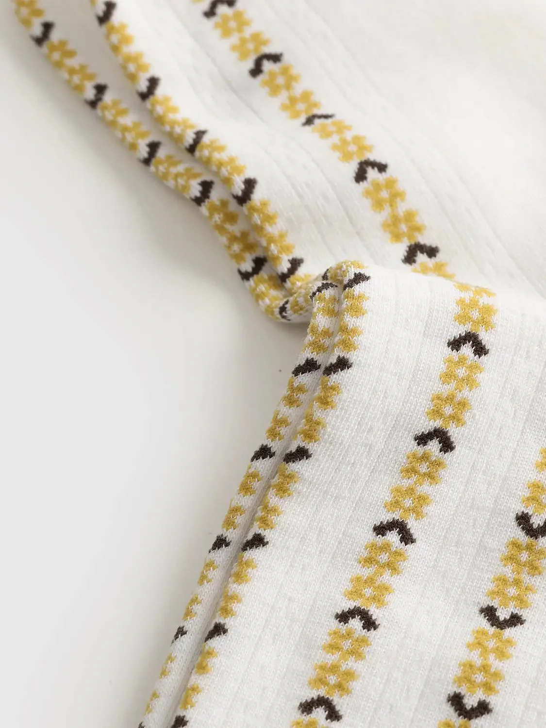 12878-floral-intarsia-ankle-socks-5.webp Floral Intarsia Ankle Socks