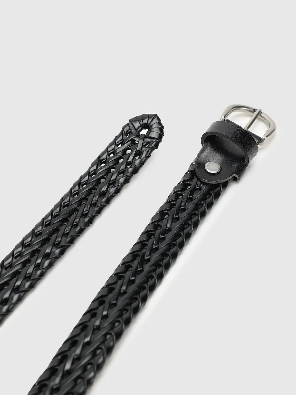 12915-faux-leather-woven-belt-4.webp Faux Leather Woven Belt