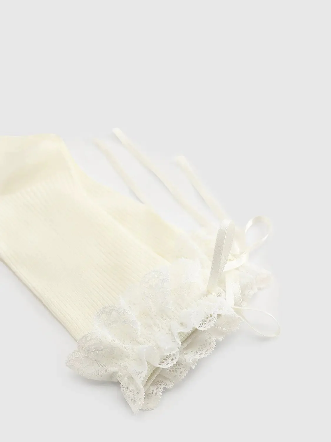 12916-soft-viscose-blend-laced-frill-ribbon-socks-3.webp Soft Viscose Blend Laced Frill Ribbon Socks