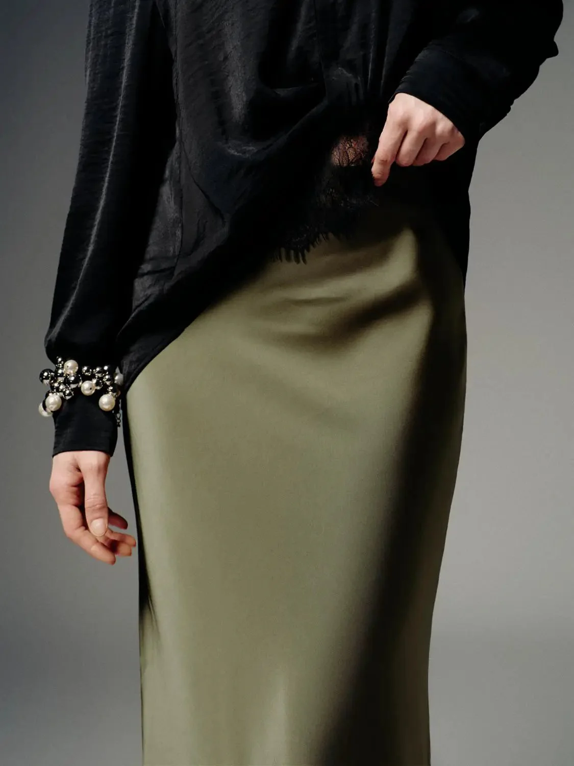 1300-fishtail-satin-finish-modern-elegant-midi-skirt-23.webp Fishtail Satin Finish Modern Elegant Midi Skirt