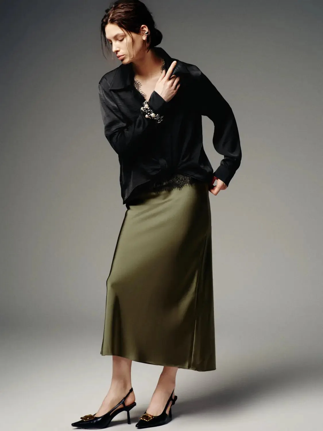 1300-fishtail-satin-finish-modern-elegant-midi-skirt-24.webp Fishtail Satin Finish Modern Elegant Midi Skirt