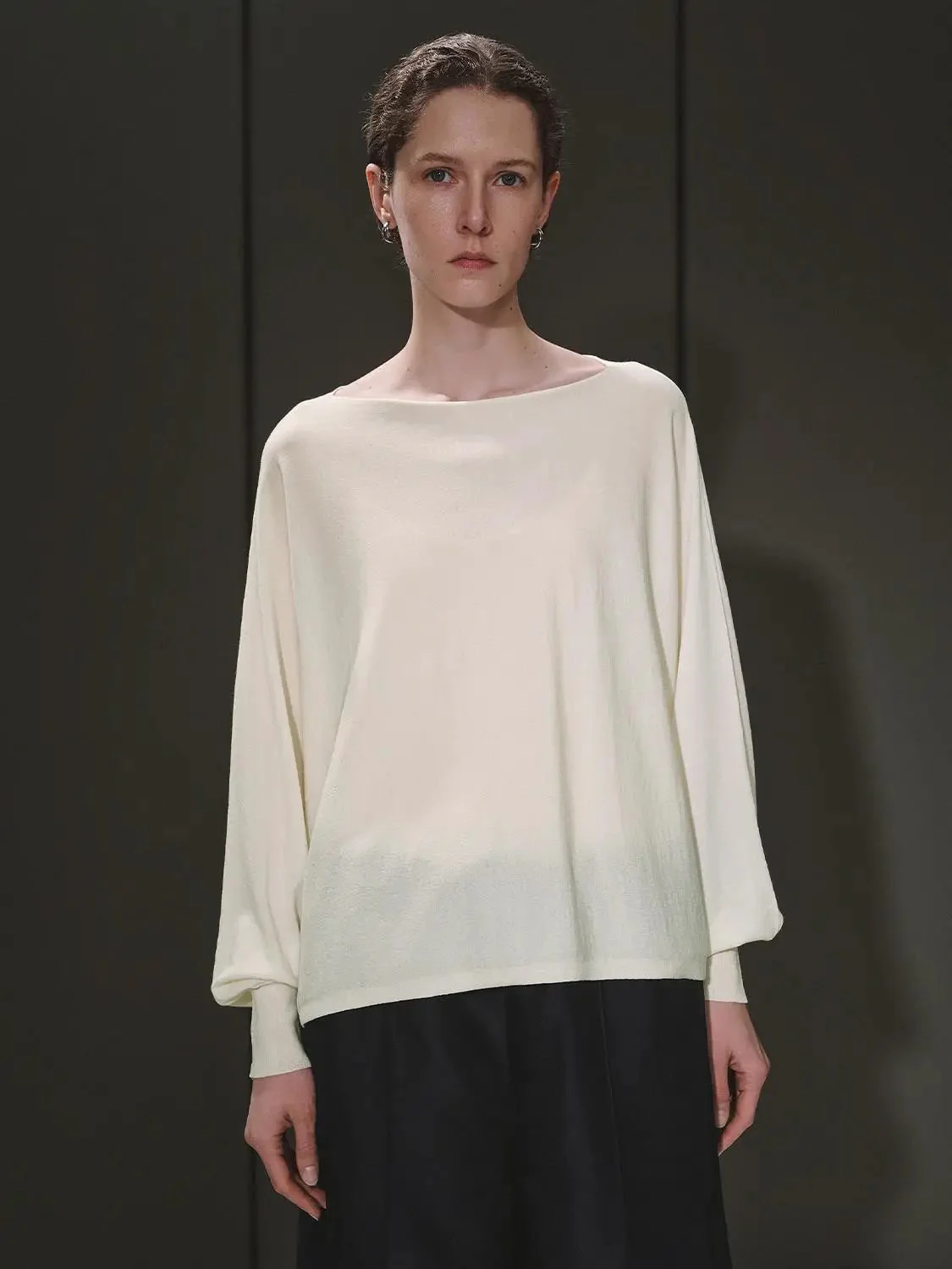 13000-wool-silk-blend-boat-neck-knitted-long-sleeve-t-shirts-9.webp Wool Silk Blend Boat Neck Knitted Long Sleeve T Shirts
