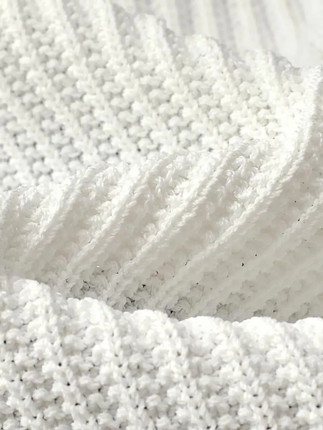 13049-strappy-lace-trim-knitted-skinny-fit-t-shirts-3.webp Strappy Lace Trim Knitted Skinny-Fit T-Shirts