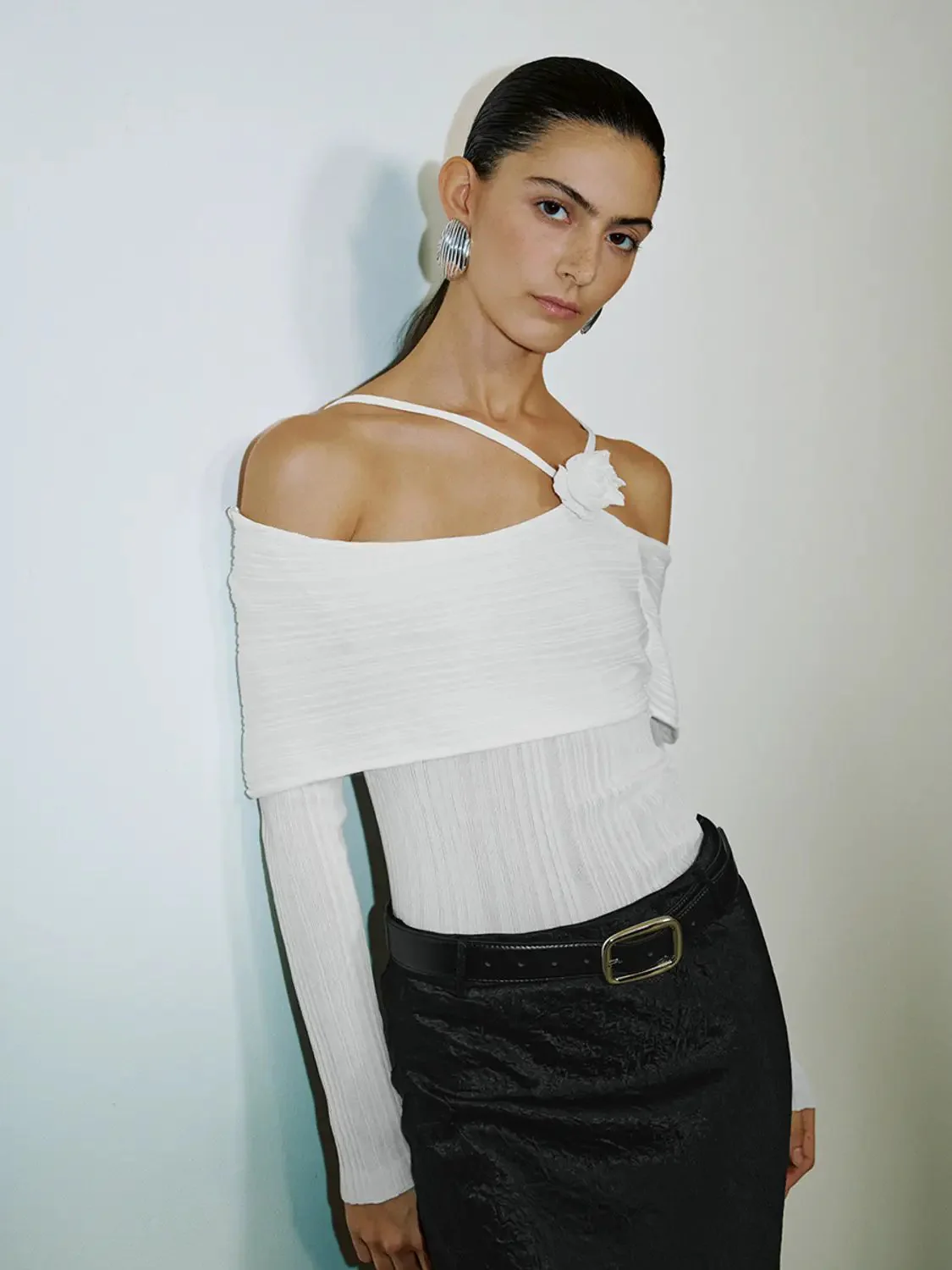 13239-one-shoulder-knitted-t-shirts-5.webp One Shoulder Knitted T-Shirts