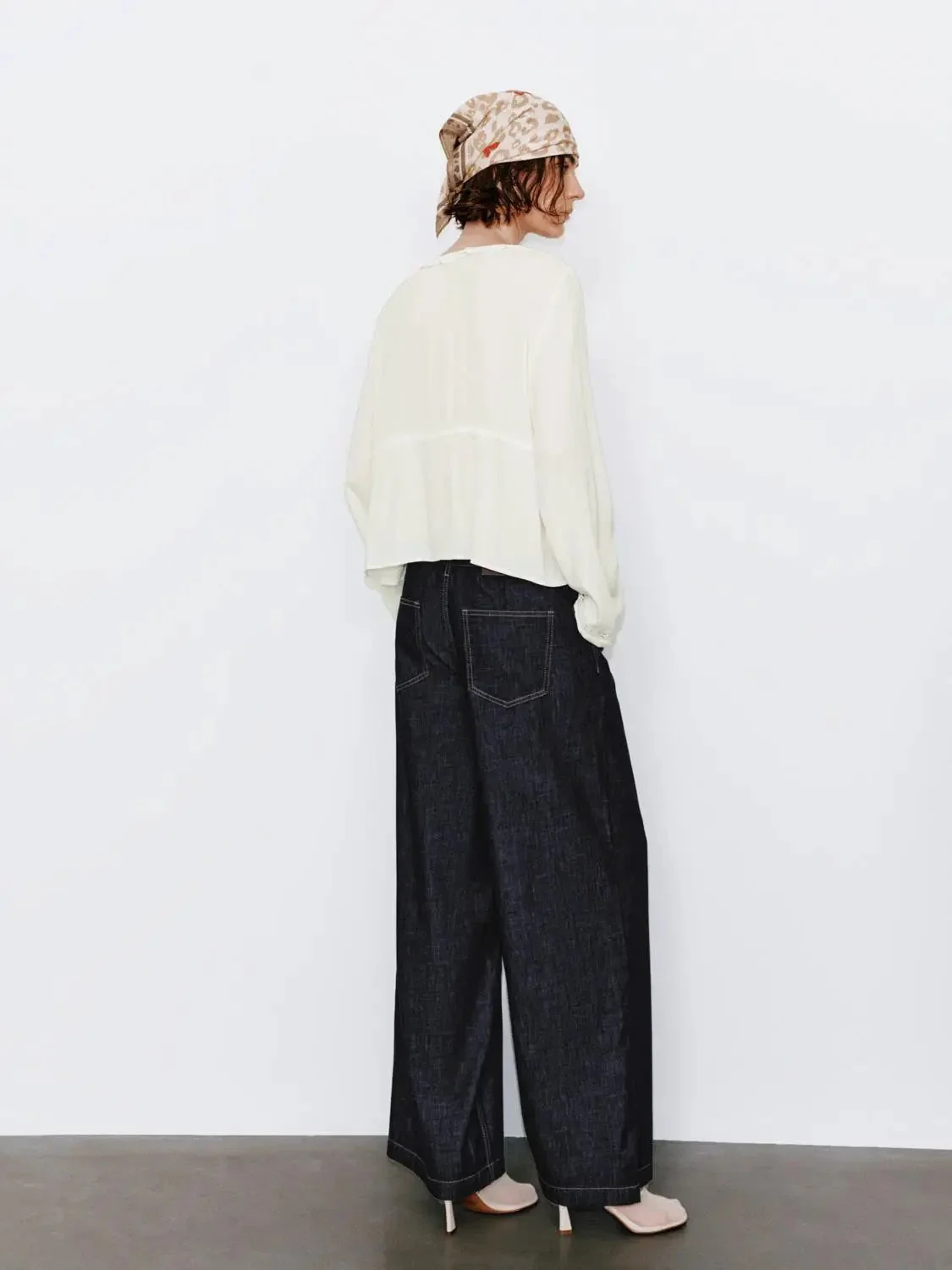 13245-viscose-ruffle-trim-v-neck-lace-up-overhead-shirt-6.webp Viscose Ruffle Trim V-Neck Lace Up Overhead Shirt
