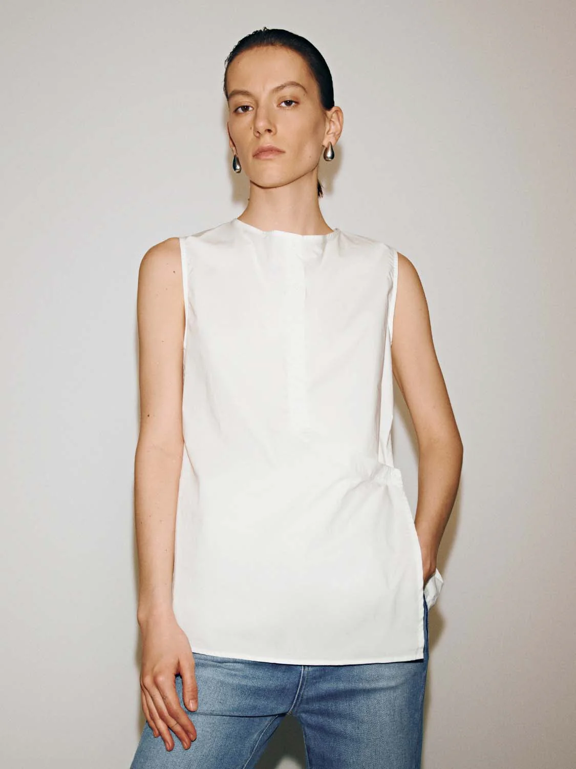 13262-crew-neck-sleeveless-shirts-17.webp Crew Neck Sleeveless Shirts