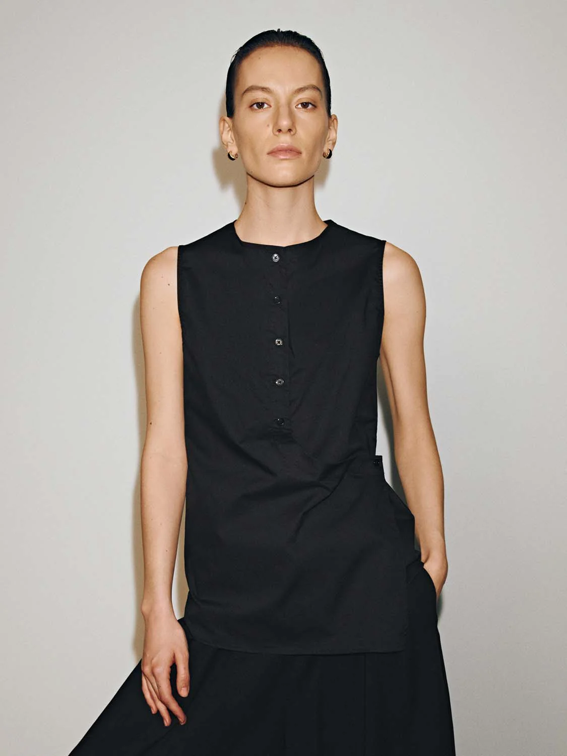 13262-crew-neck-sleeveless-shirts-18.webp Crew Neck Sleeveless Shirts