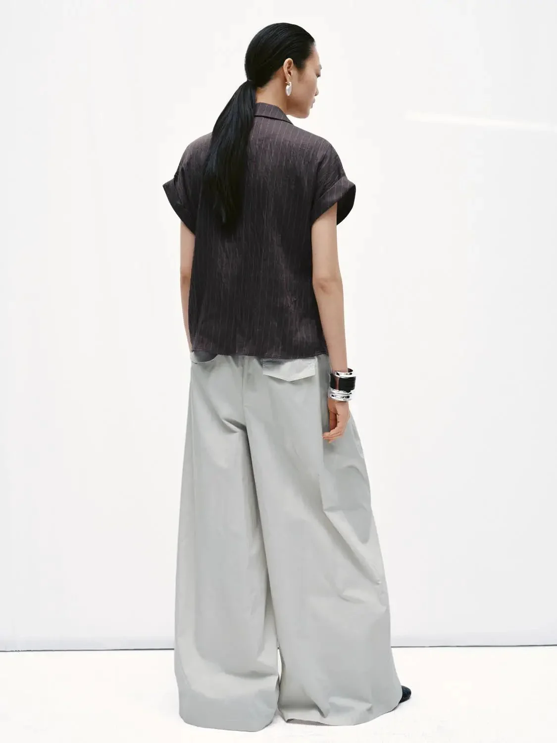 1332-drawstring-pleat-detail-wide-leg-pants-with-slight-stretch-4.webp Drawstring Pleat Detail Wide Leg Pants With Slight Stretch