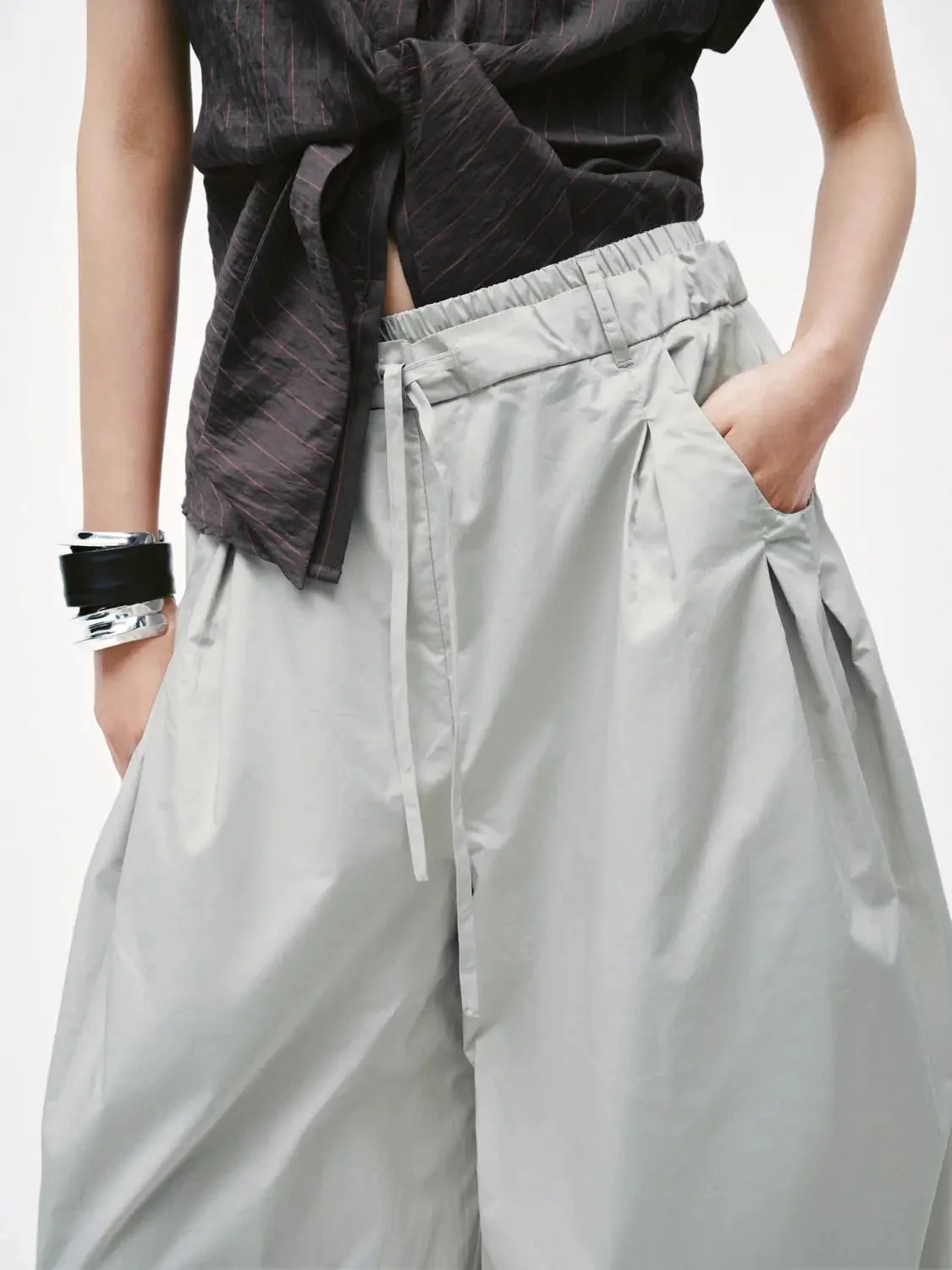 1332-drawstring-pleat-detail-wide-leg-pants-with-slight-stretch-5.webp Drawstring Pleat Detail Wide Leg Pants With Slight Stretch