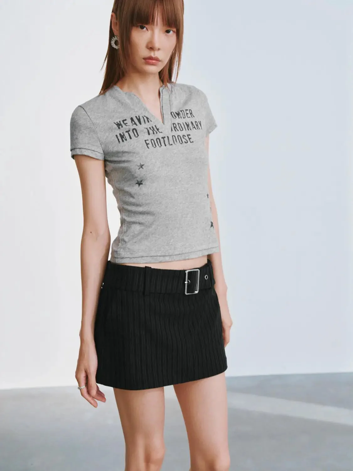 13332-elegant-printed-v-neck-skinny-fit-t-shirts-2.webp Elegant Printed V-Neck Skinny-Fit T-Shirts