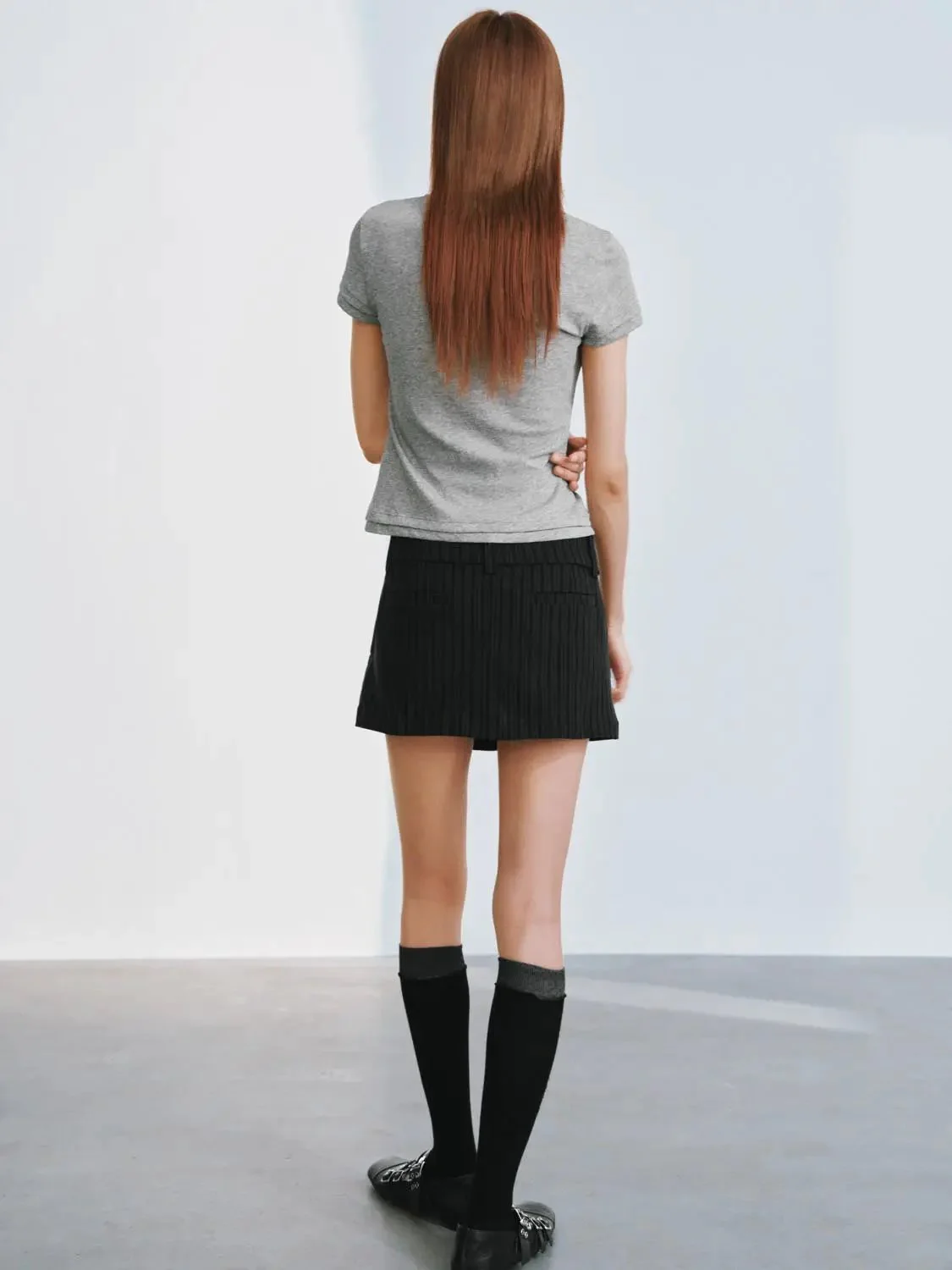 13332-elegant-printed-v-neck-skinny-fit-t-shirts-6.webp Elegant Printed V-Neck Skinny-Fit T-Shirts