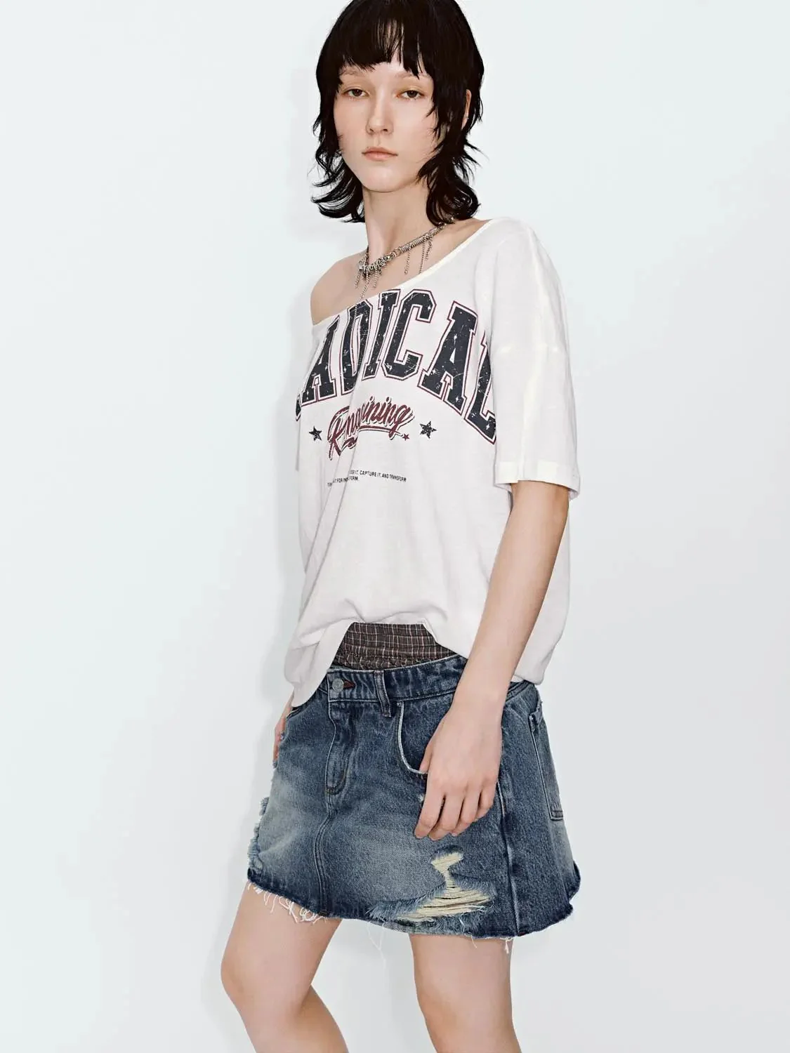 13371-cotton-blend-one-shoulder-contrast-printed-t-shirt-2.webp Cotton Blend One Shoulder Contrast Printed T Shirt