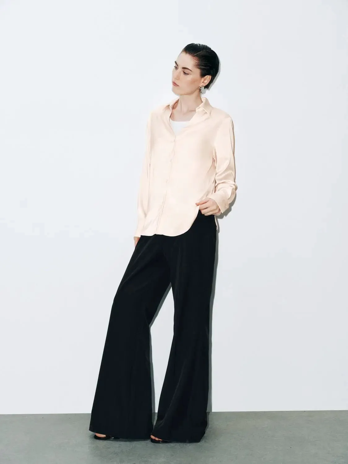 13377-silky-finish-relaxed-stretch-long-sleeve-shirt-5.webp Silky Finish Relaxed Stretch Long Sleeve Shirt