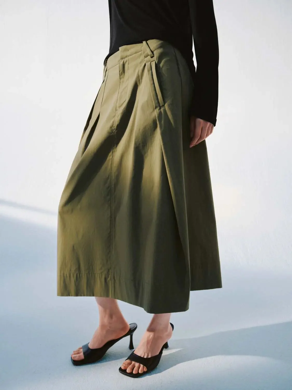 1362-pleat-detail-a-line-midi-cargo-skirts-3.webp Pleat Detail A-Line Midi Cargo Skirts