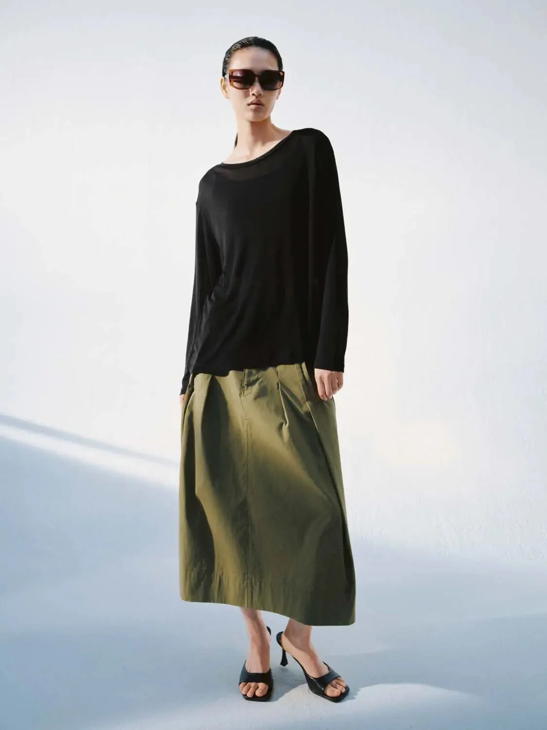 1362-pleat-detail-a-line-midi-cargo-skirts-5.webp Pleat Detail A-Line Midi Cargo Skirts