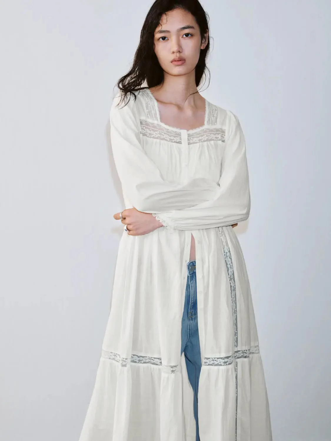 13761-lace-detail-puff-sleeve-midi-dresses-with-elegant-silhouette-2.webp Lace Detail Puff Sleeve Midi Dresses With Elegant Silhouette