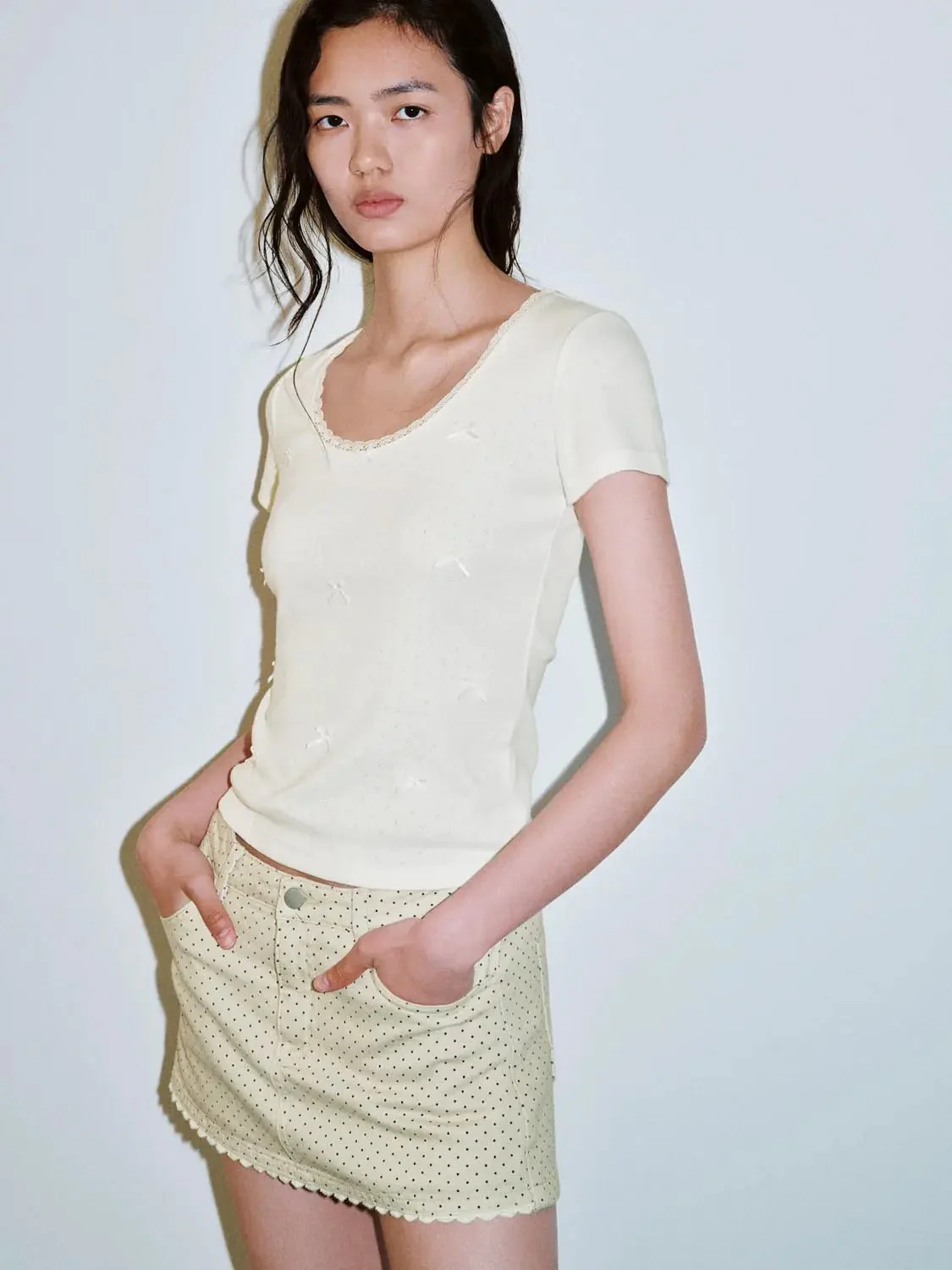 13795-bow-detail-scoop-neck-skinny-fit-t-shirts-2.webp Bow Detail Scoop Neck Skinny-Fit T-Shirts