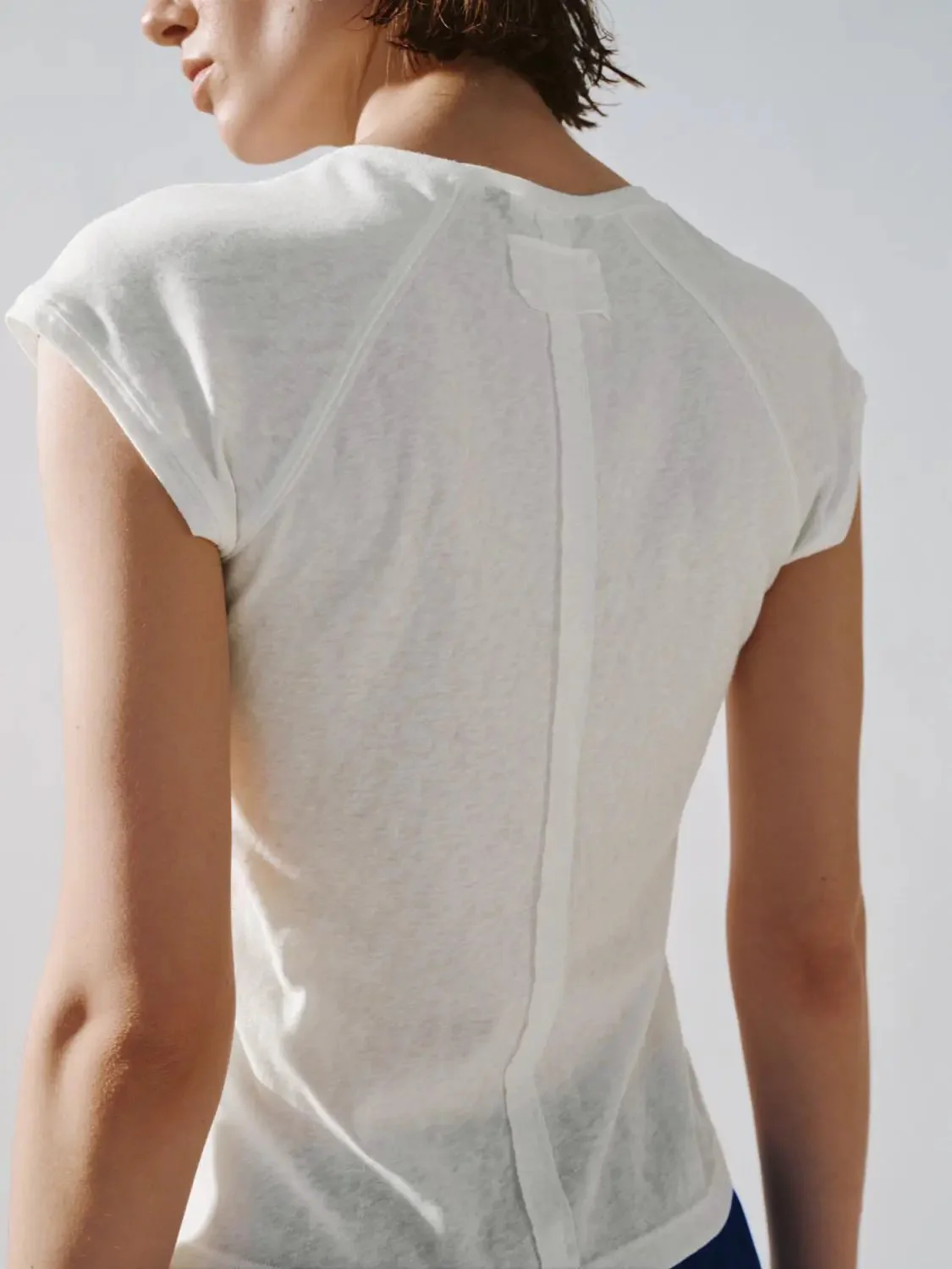 13826-v-neck-skinny-fit-t-shirts-slight-stretch-premium-cotton-3.webp V-Neck Skinny Fit T-Shirts Slight Stretch Premium Cotton