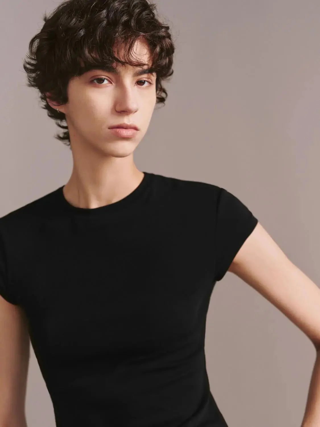 13866-crew-neck-skinny-fit-t-shirts-with-slight-stretch-fabric-3.webp Crew Neck Skinny Fit T-Shirts With Slight Stretch Fabric
