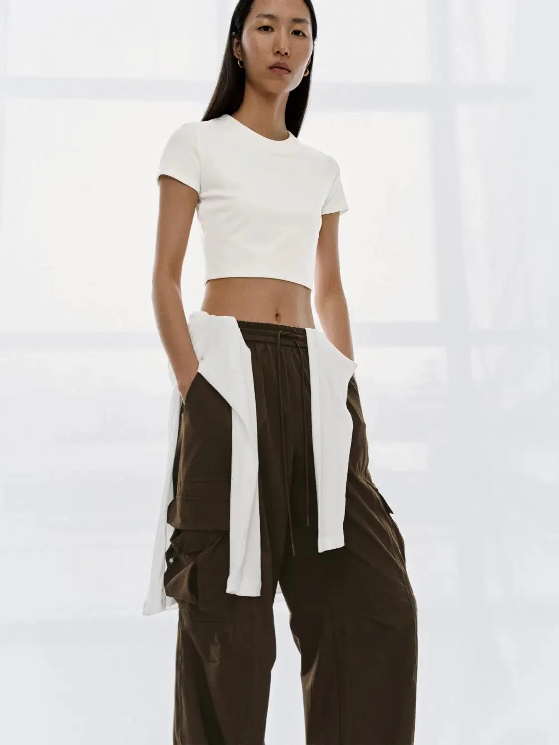 13891-viscose-blend-cropped-crew-neck-skinny-fit-t-shirt-5.webp Viscose Blend Cropped Crew Neck Skinny Fit T Shirt