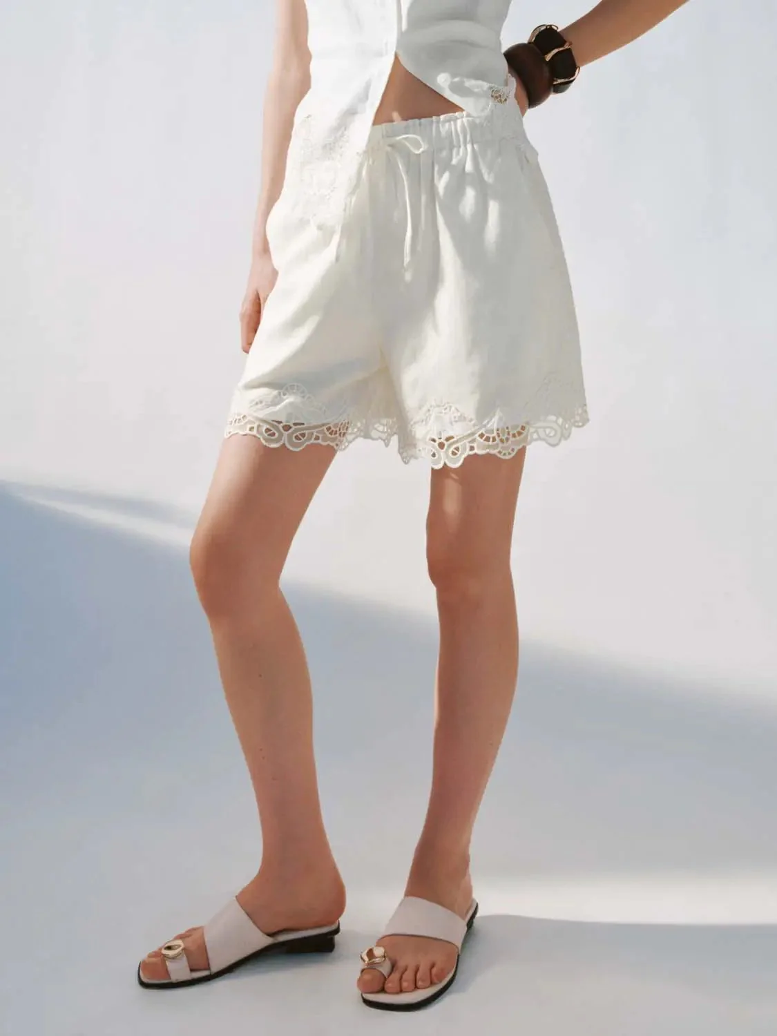 13909-drawstring-lace-trim-linen-lyocell-shorts-3.webp Drawstring Lace Trim Linen Lyocell Shorts