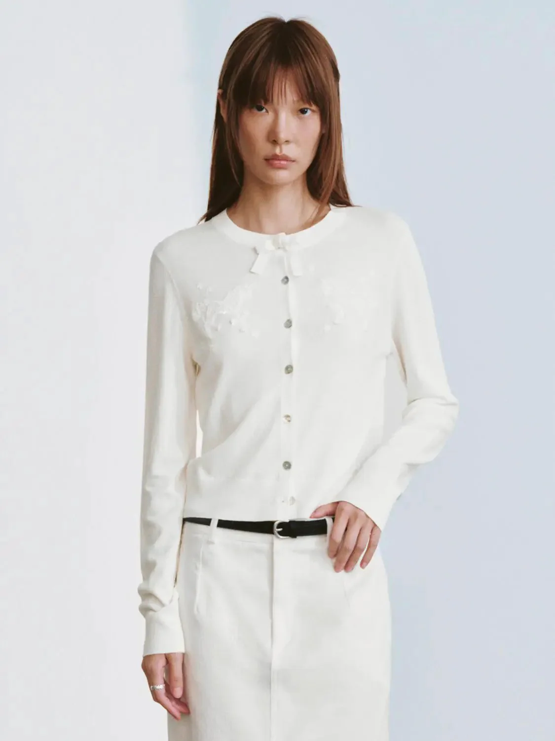 13920-beaded-bow-detail-crew-neck-knitted-cardigans-18.webp Beaded Bow Detail Crew Neck Knitted Cardigans