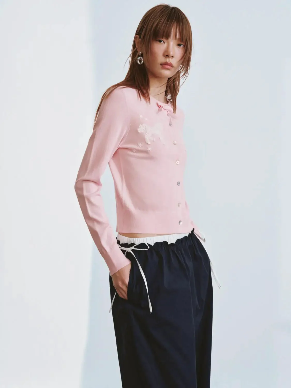13920-beaded-bow-detail-crew-neck-knitted-cardigans-2.webp Beaded Bow Detail Crew Neck Knitted Cardigans