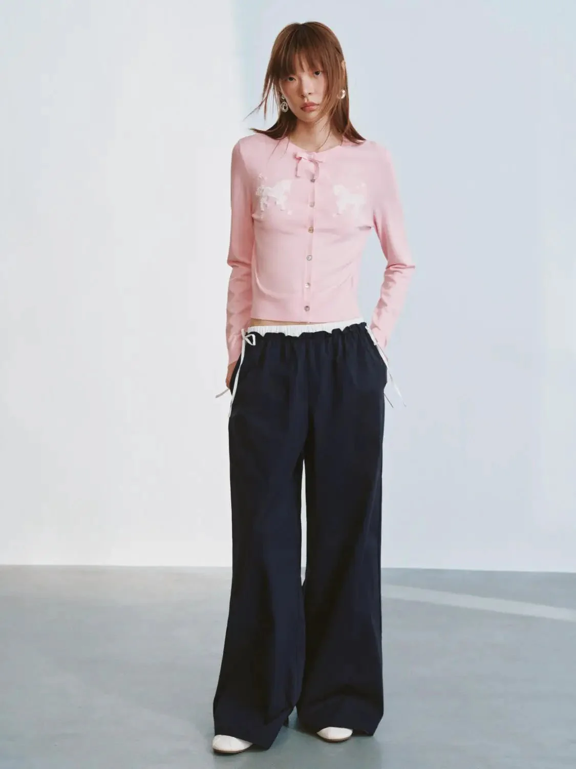 13920-beaded-bow-detail-crew-neck-knitted-cardigans-4.webp Beaded Bow Detail Crew Neck Knitted Cardigans