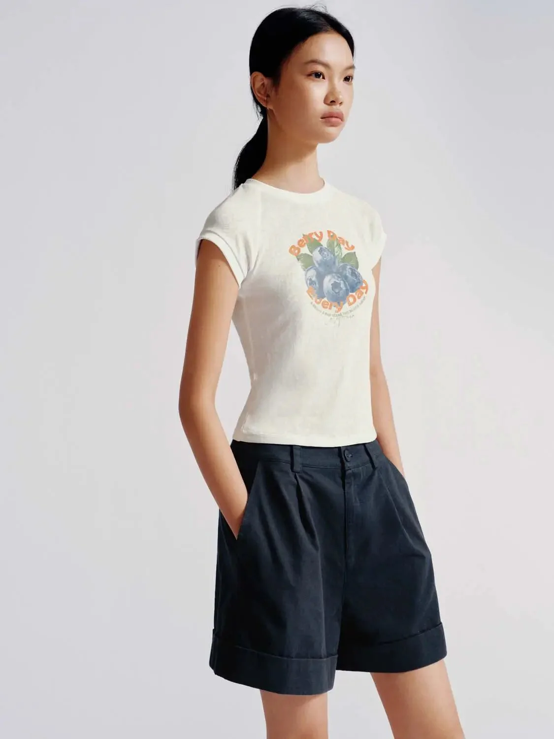 13974-cotton-blend-berry-day-print-slim-t-shirt-2.webp Cotton Blend Berry Day Print Slim T Shirt