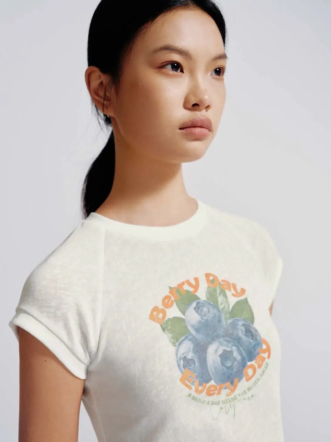 13974-cotton-blend-berry-day-print-slim-t-shirt-3.webp Cotton Blend Berry Day Print Slim T Shirt