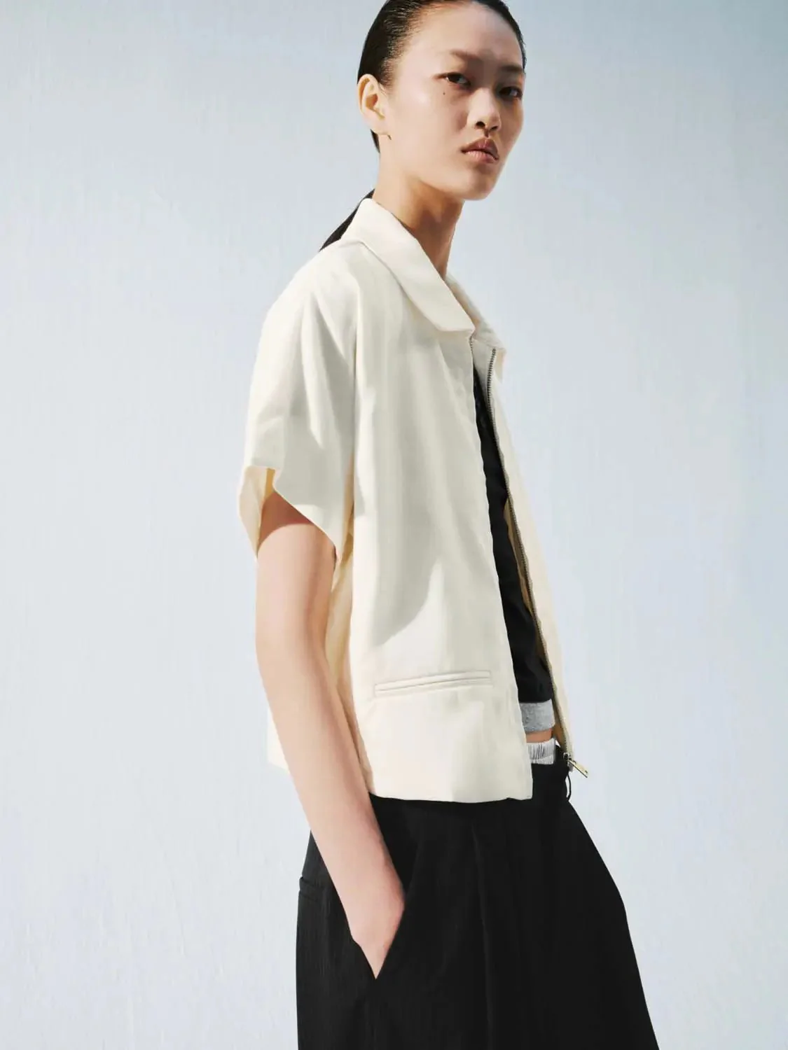 13997-lyocell-cotton-short-sleeve-zip-jacket-3.webp Lyocell Cotton Short Sleeve Zip Jacket