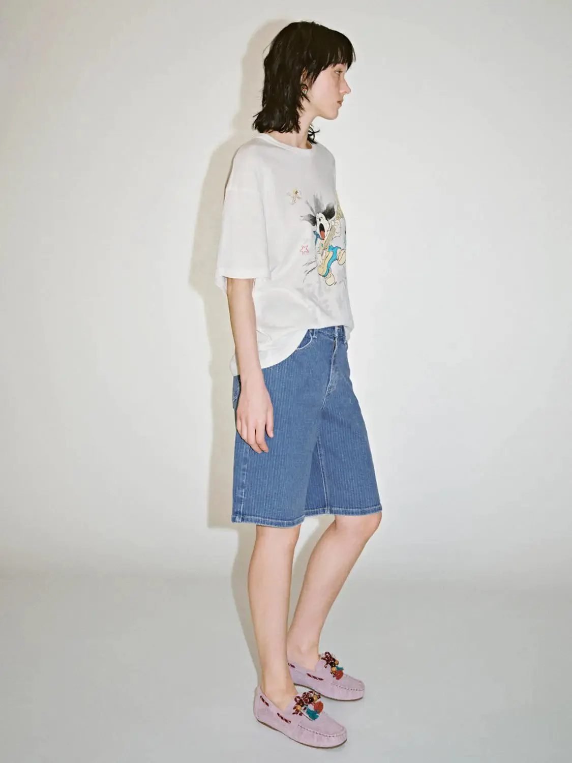 14006-cotton-graphic-guitar-print-loose-fit-t-shirt-5.webp Cotton Graphic Guitar Print Loose-Fit T-Shirt