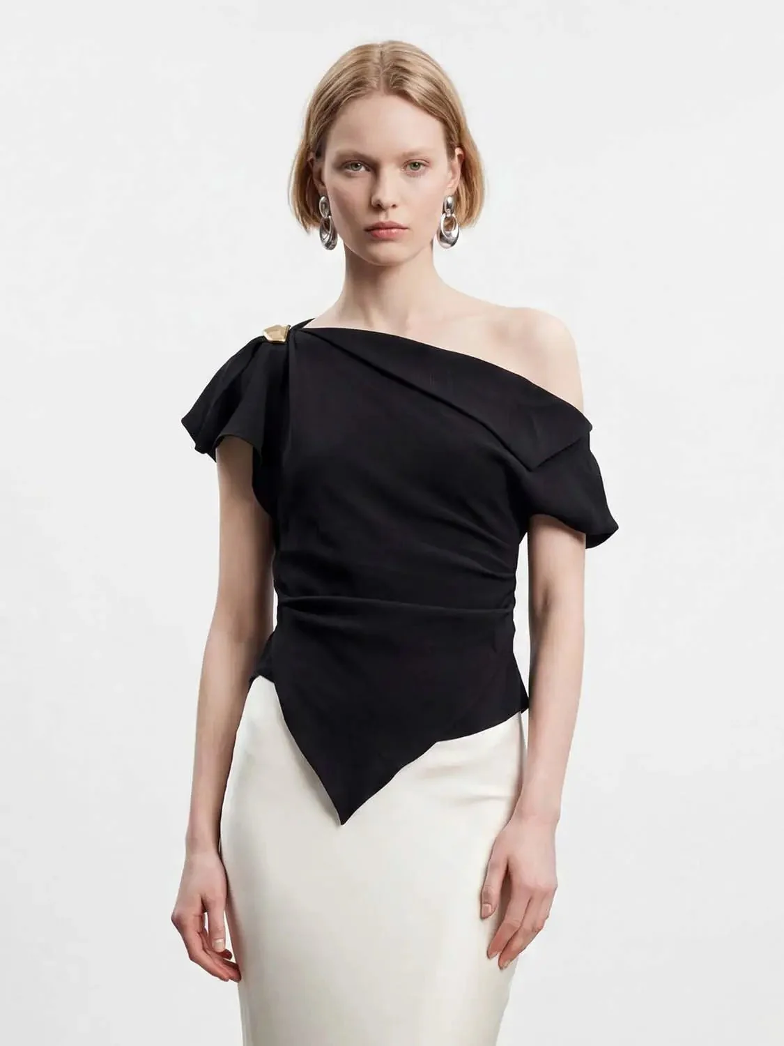 14091-asymmetric-one-shoulder-fitted-overhead-shirt-10.webp Asymmetric One Shoulder Fitted Overhead Shirt