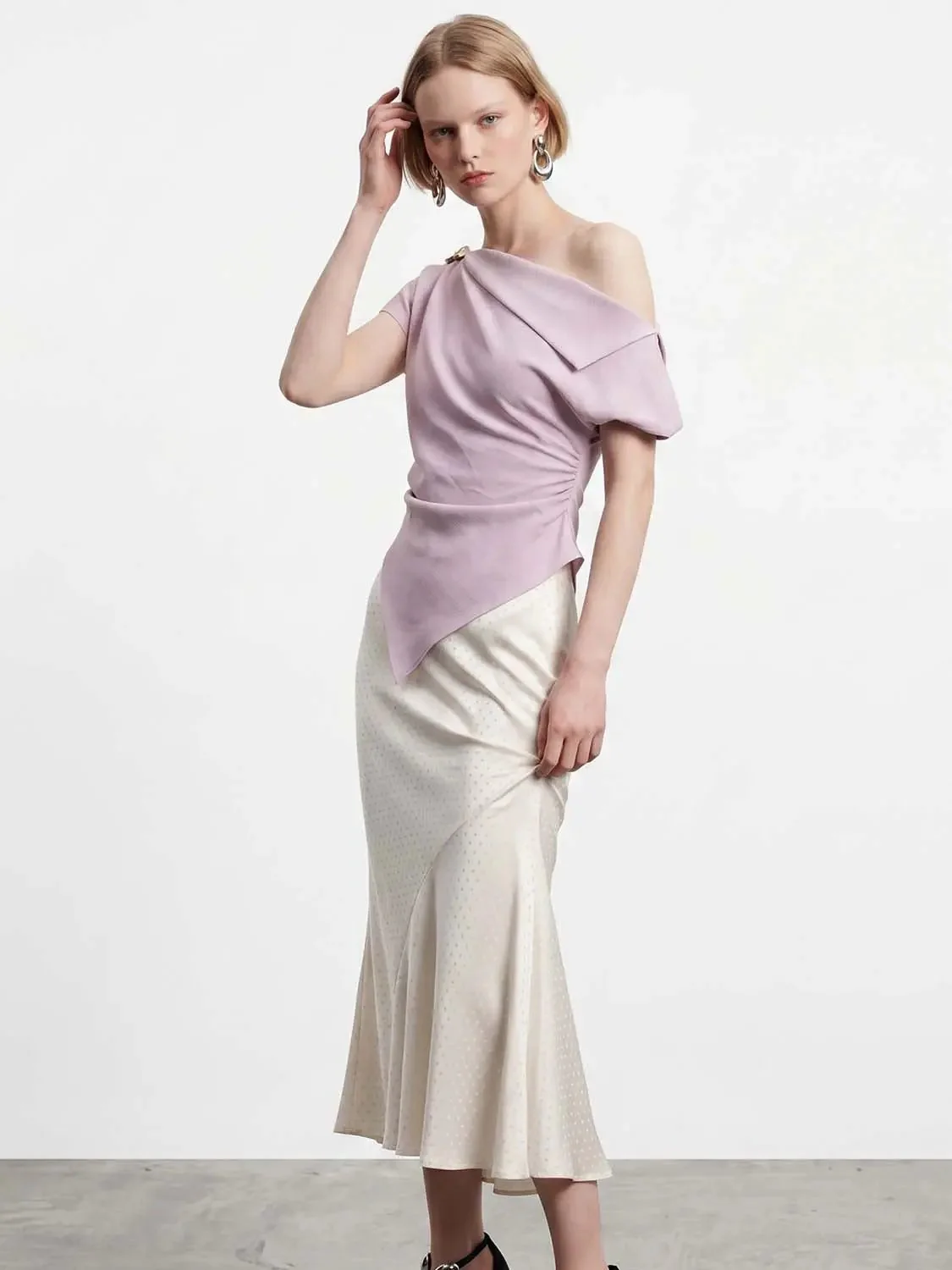 14091-asymmetric-one-shoulder-fitted-overhead-shirt-2.webp Asymmetric One Shoulder Fitted Overhead Shirt
