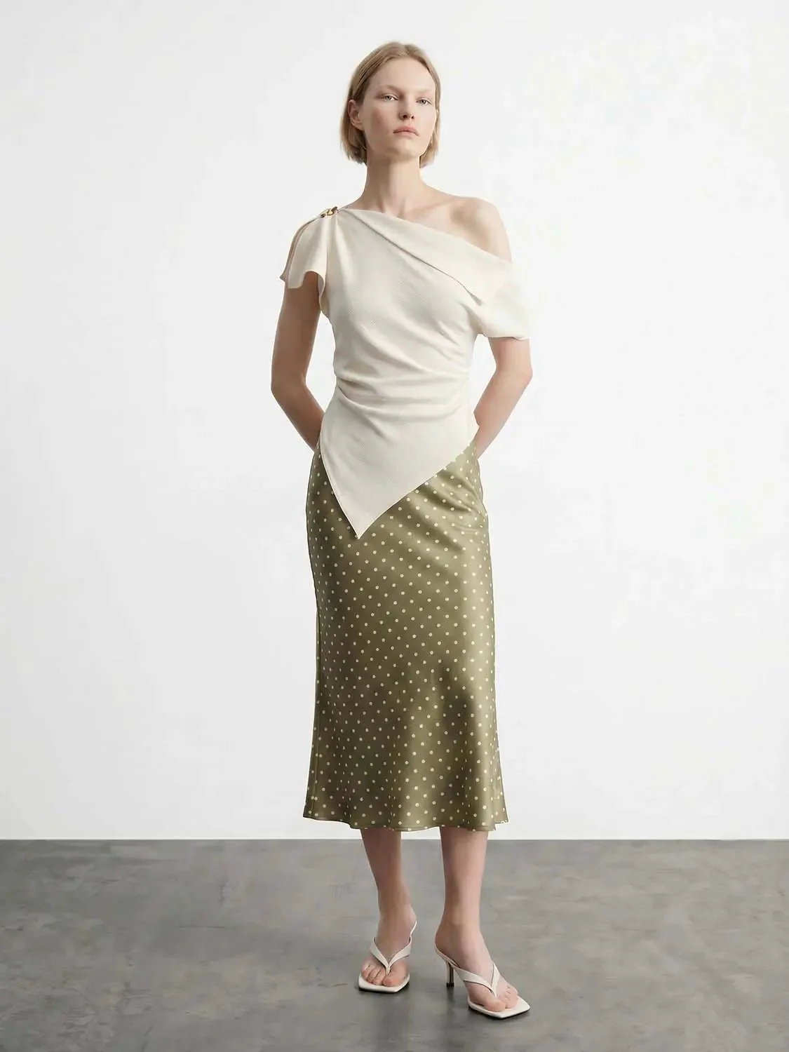 14091-asymmetric-one-shoulder-fitted-overhead-shirt-7.webp Asymmetric One Shoulder Fitted Overhead Shirt