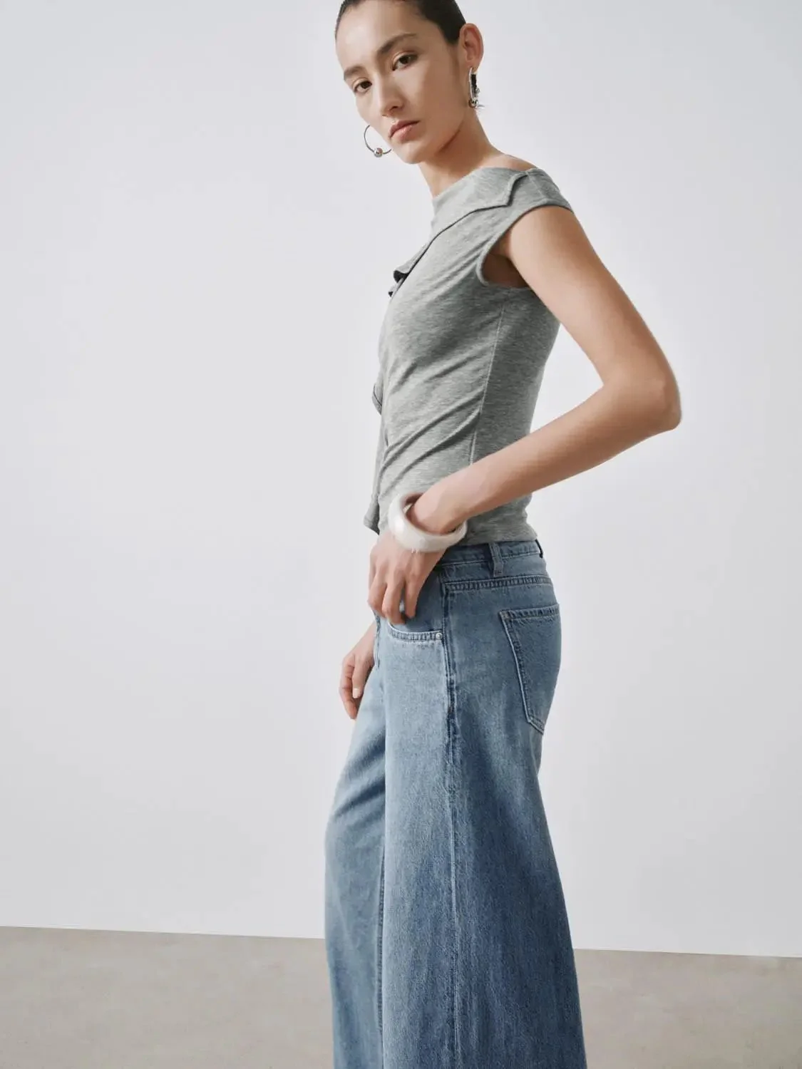 1412-lyocell-blend-asymmetric-ruffle-one-shoulder-top-2.webp Lyocell Blend Asymmetric Ruffle One Shoulder Top