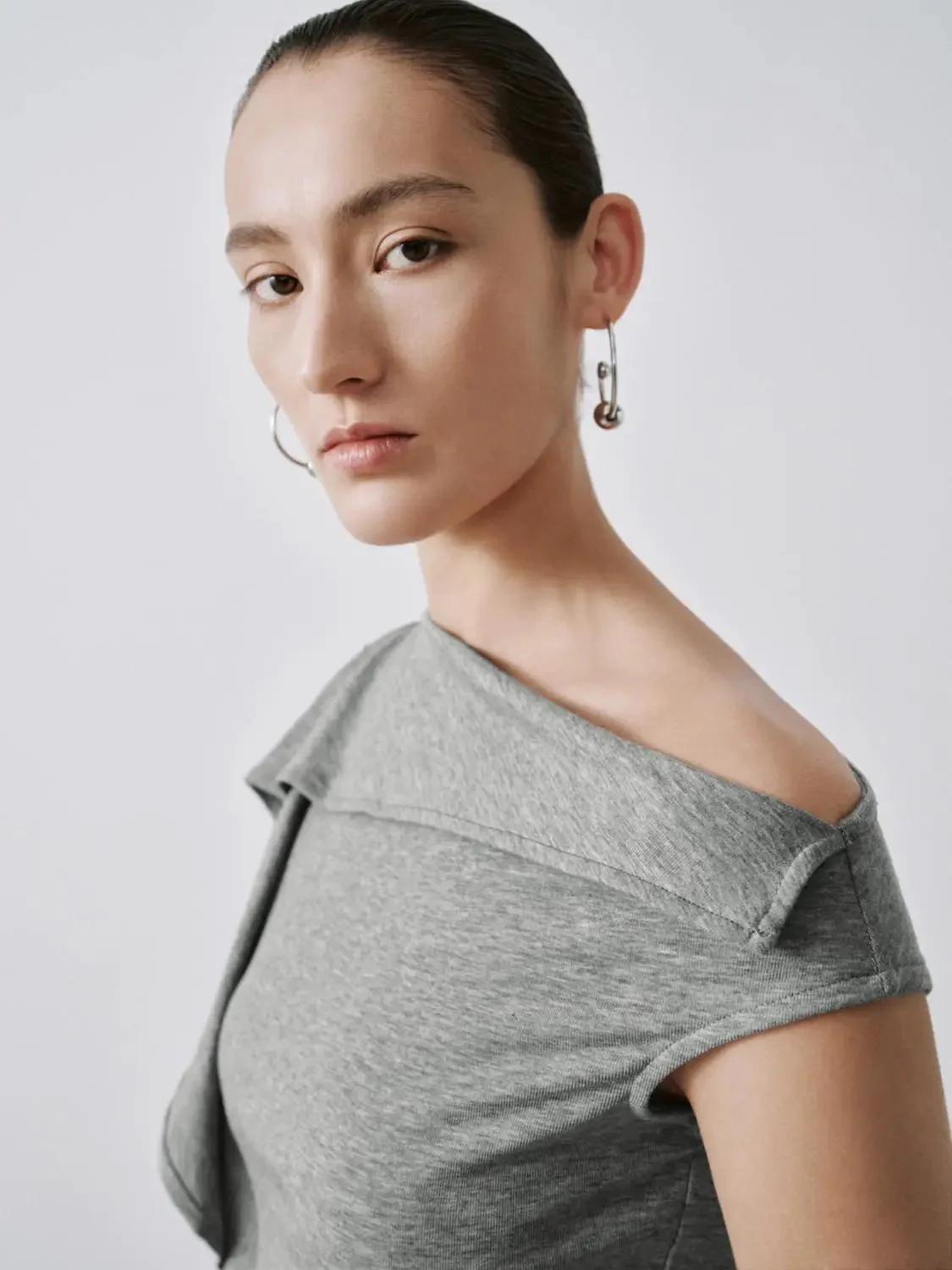 1412-lyocell-blend-asymmetric-ruffle-one-shoulder-top-3.webp Lyocell Blend Asymmetric Ruffle One Shoulder Top