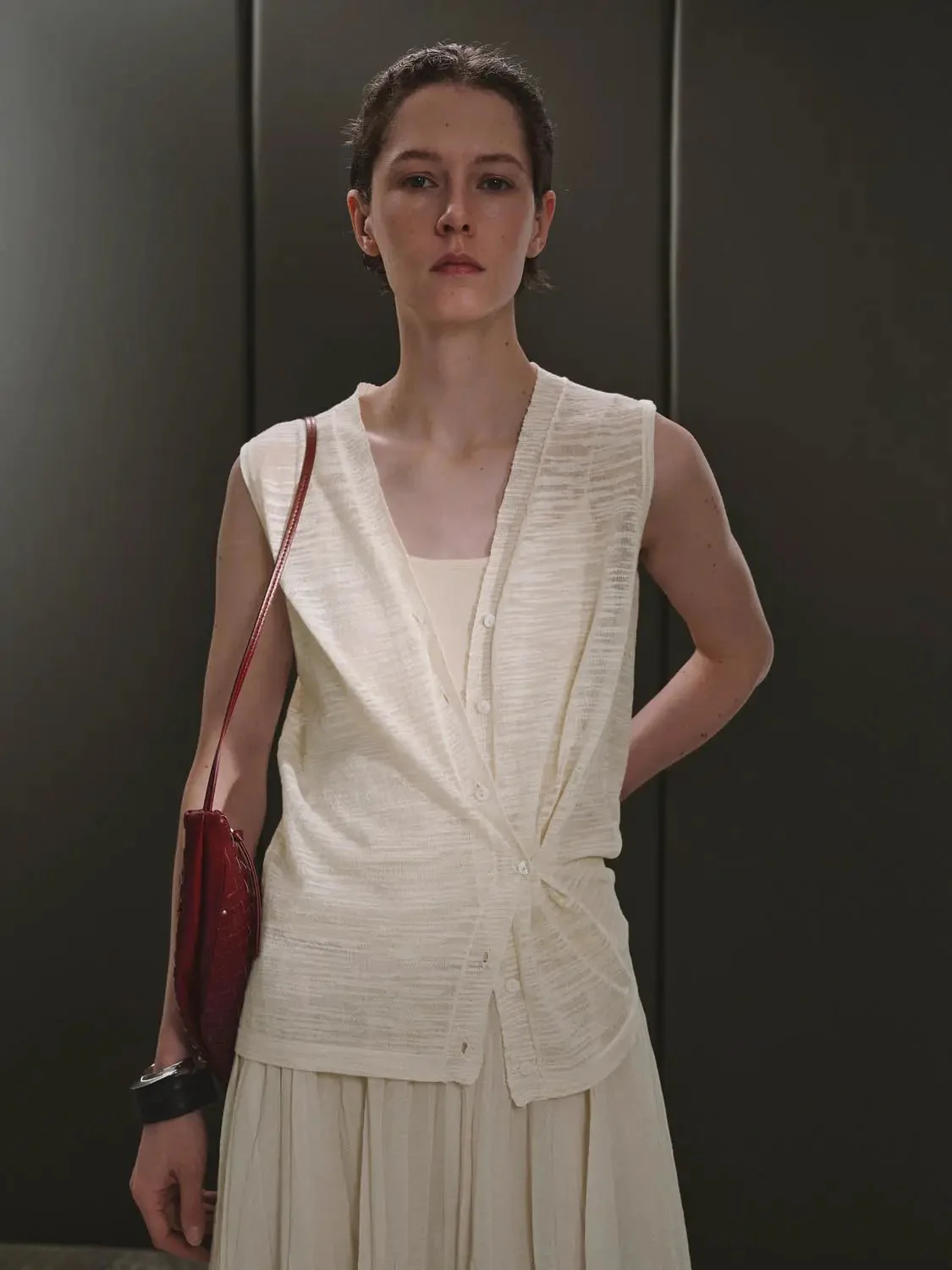 14125-cotton-knit-v-neck-sleeveless-classic-cardigan-1.webp Cotton Knit V-Neck Sleeveless Classic Cardigan